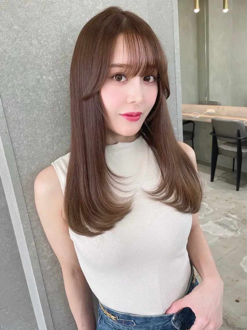 ロング カラー カット 縮毛矯正 トリートメント 髪質改善|透明 感カラー🩵レイヤーのヘアスタイル