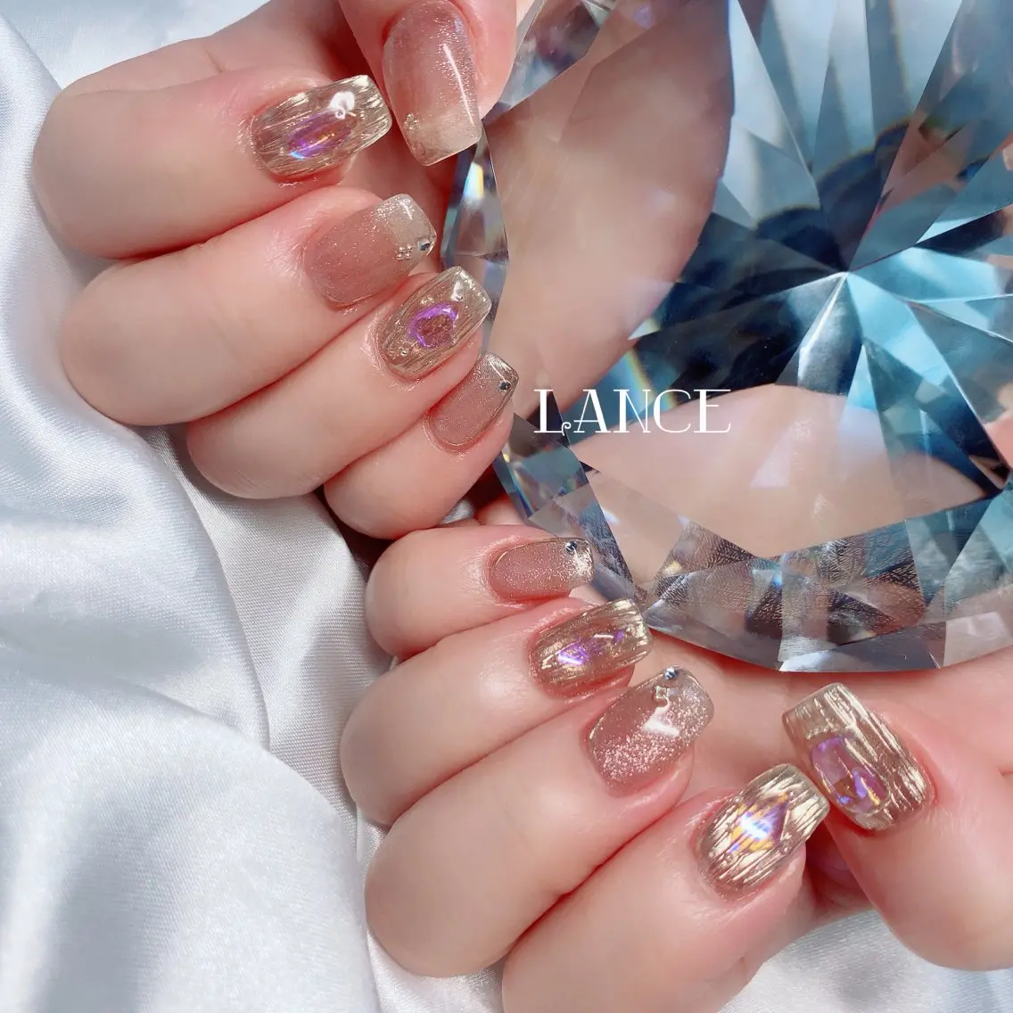 ネイル オーロラネイル フレンチネイル グラデーション キラキラネイル 韓国ネイル Lance nailのネイルデザイン