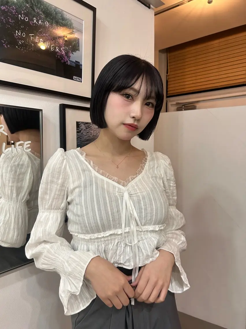 ショート カラー かがやしづ ⭐️ベージュのヘアスタイル