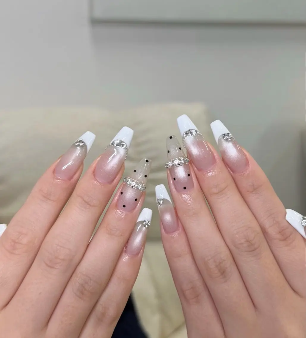 ネイル ドット ハンドネイル FLYNail 梅田店のネイルデザイン