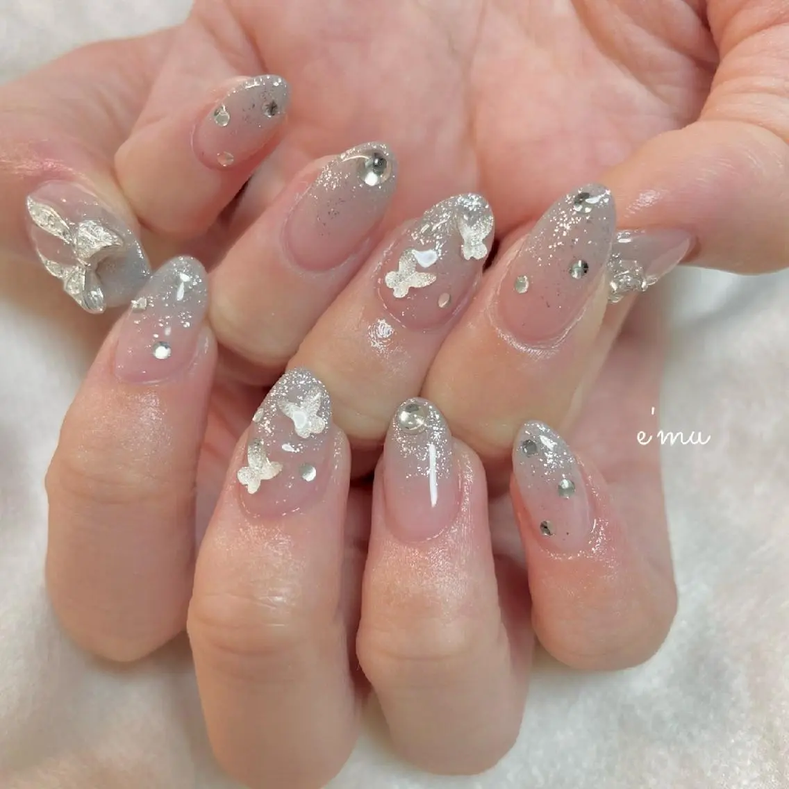 ネイル キラキラネイル 春ネイル nail salon e'mu💐のネイルデザイン