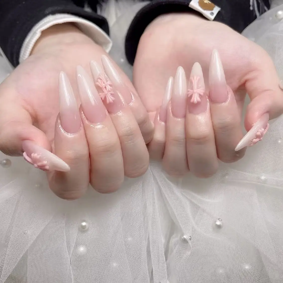 ネイル ENsalon AKIRAのネイルデザイン