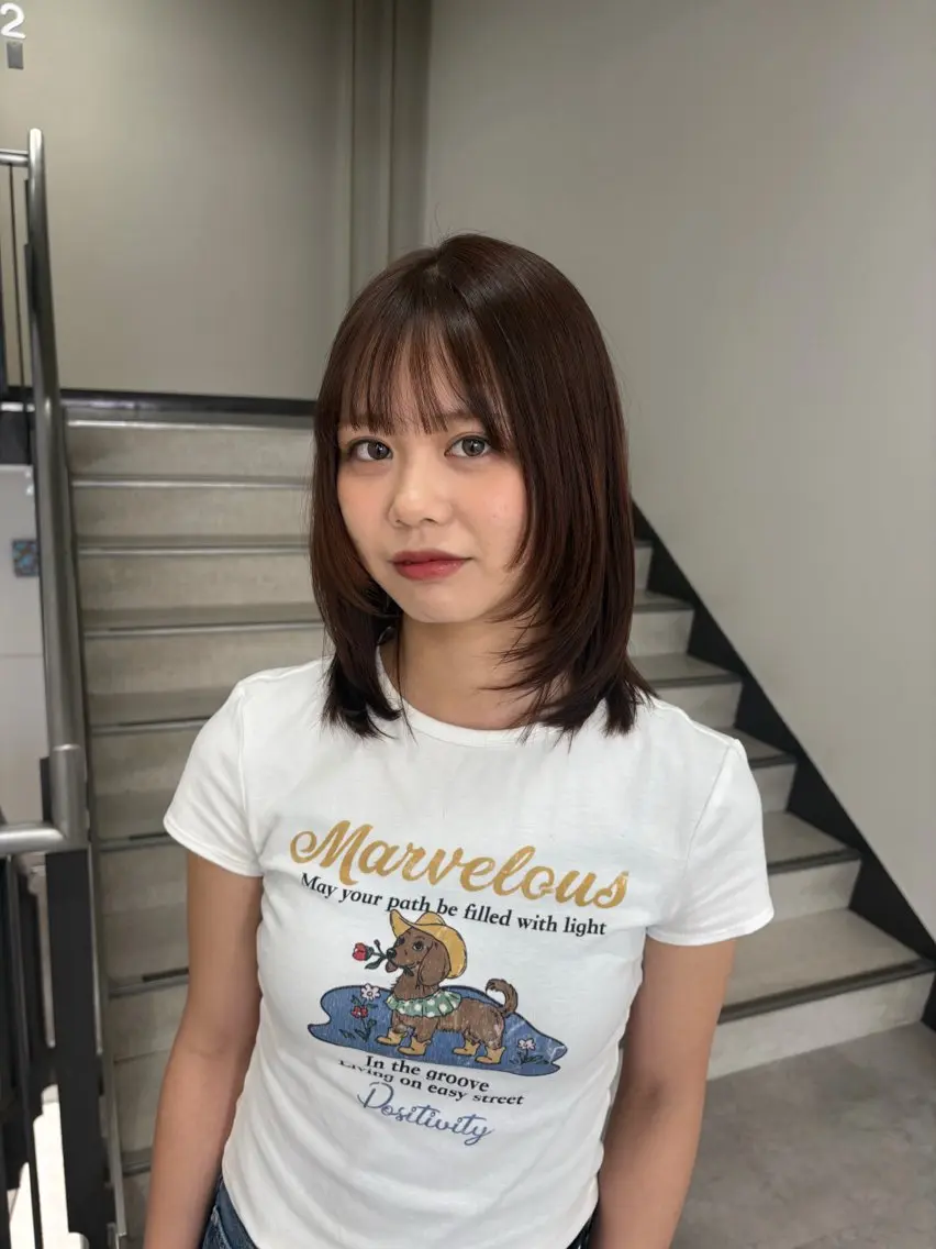 セミロング 顔まわりレイヤー 顔周りカット レイヤーカット カット ヘアカラー トリートメント 🌷【暖色艶カラー】 shiori🌷のヘアスタイル