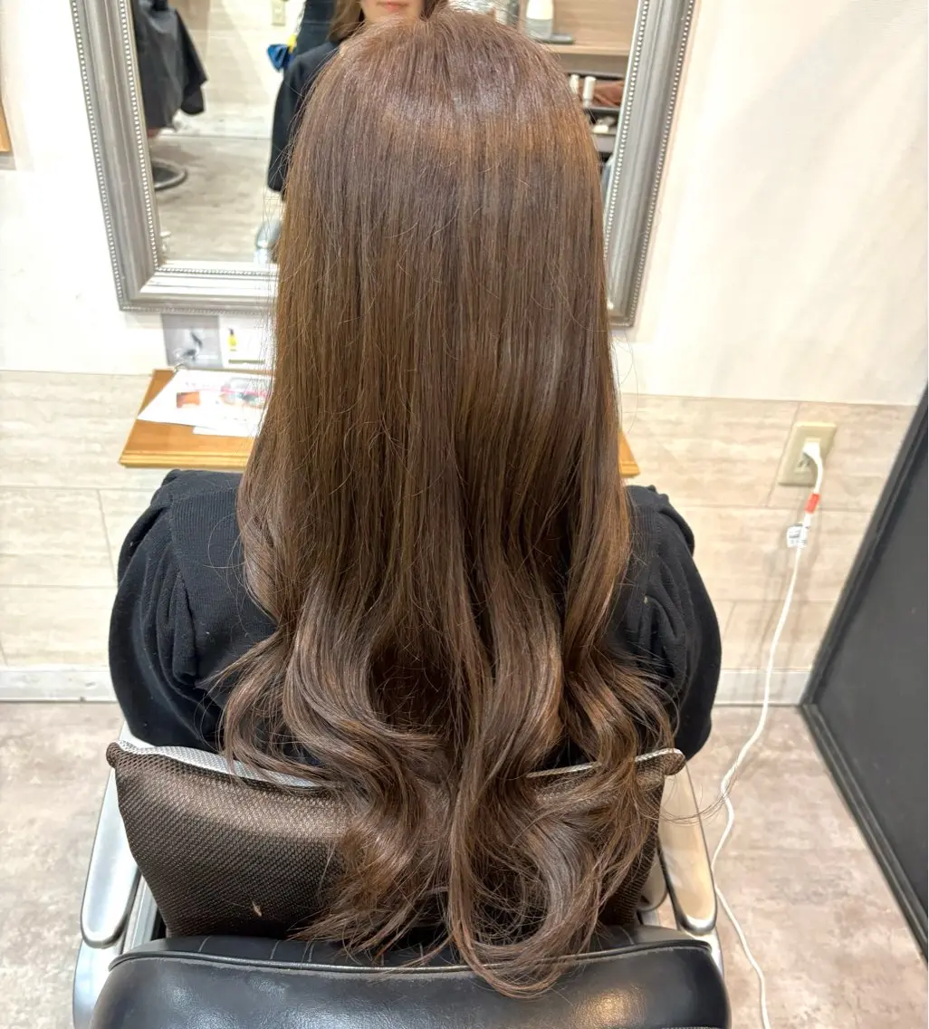ロング ヘアカラー 堀川 希歩のヘアスタイル