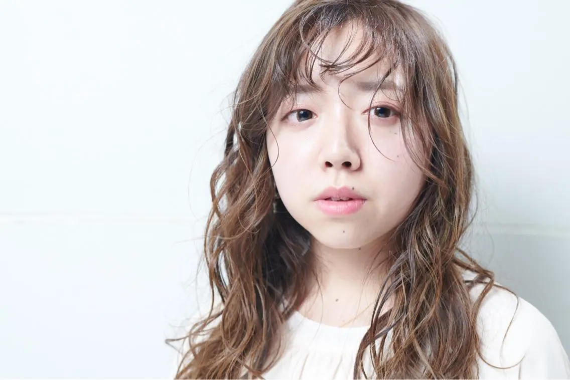 ロング 勝沼 佑季のヘアスタイル