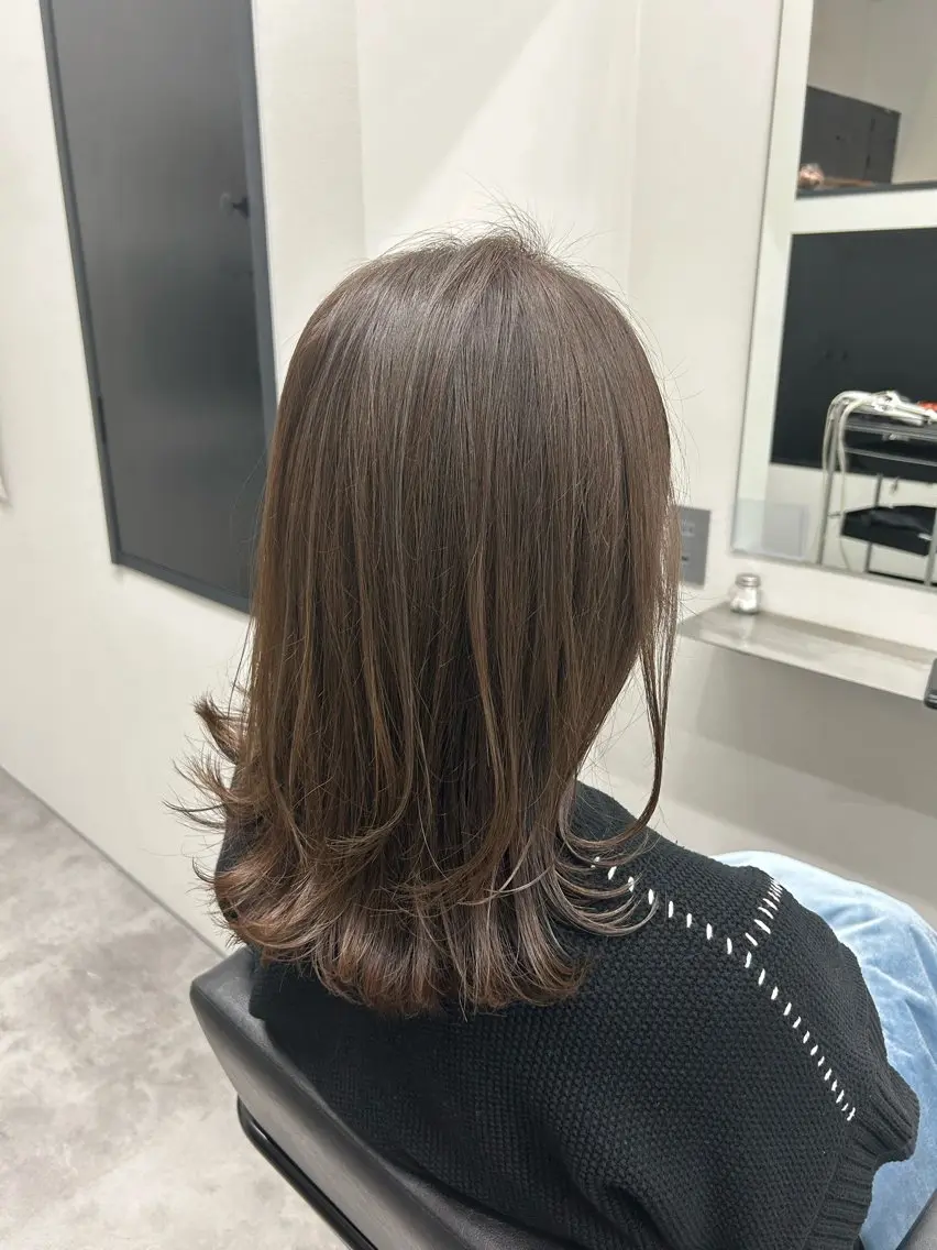 セミロング カット ヘアカラー アルター市川 いづみのヘアスタイル