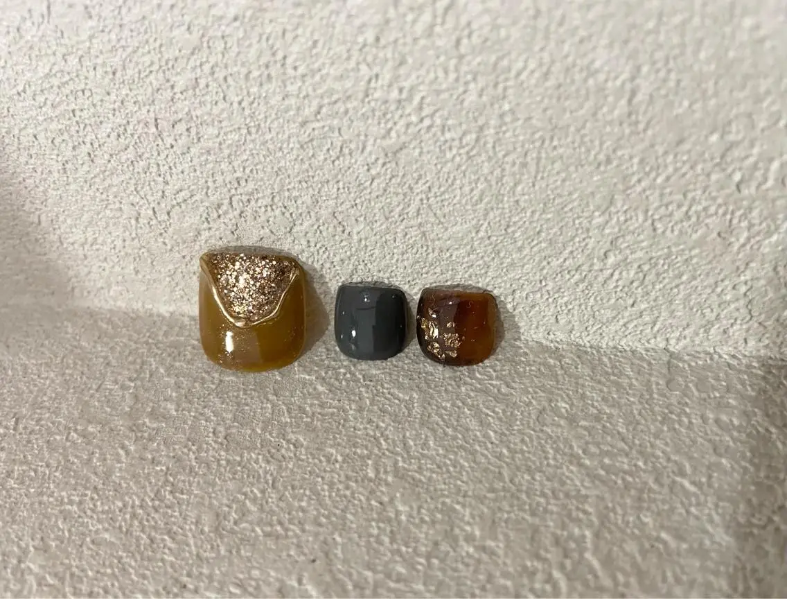 カラー ネイル マツエク・マツパ ブラウンカラー テラコッタ カラーマツエク べっ甲ネイル ブラウン Adore nailのネイルデザイン