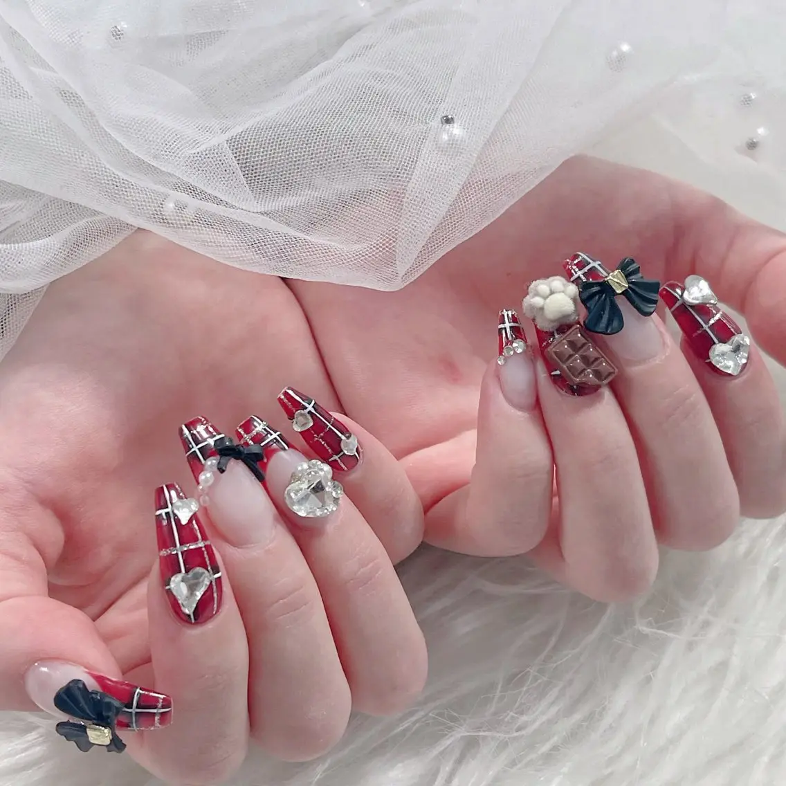 ネイル オーロラネイル クリアネイル 成人式 フラッシュネイル ジェルネイル ハンドネイル Amee Nail Salonのネイルデザイン