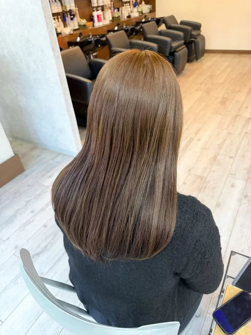 セミロング カラー グレージュ ヘアカラー トリートメント イワタ マハ/ minim hairのヘアスタイル