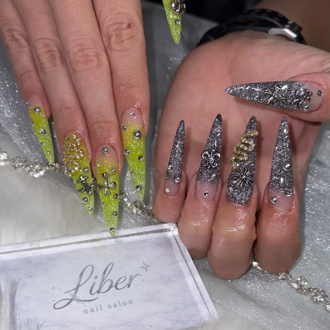 ネイル フラッシュネイル ロングネイル Liber リベルのネイルデザイン