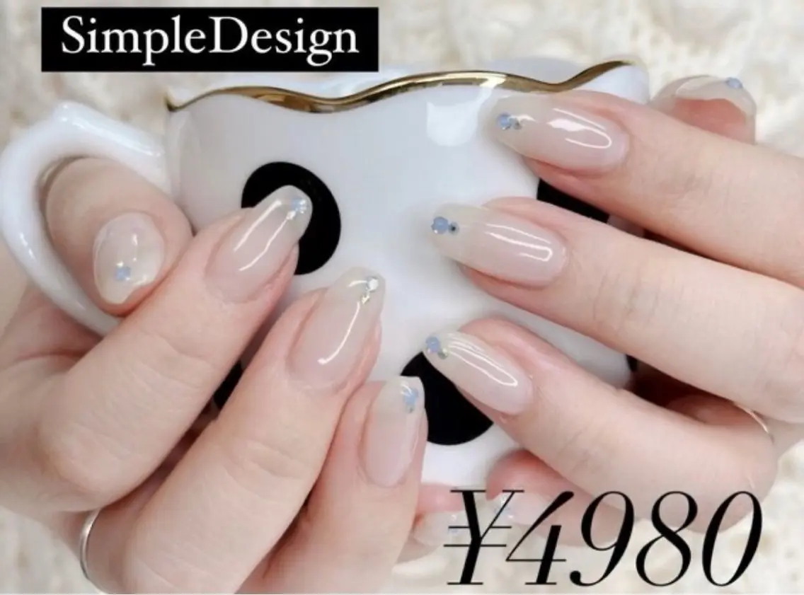 ネイル シンプルネイル ハンドネイル パッチリオメメ Yuriaのネイルデザイン