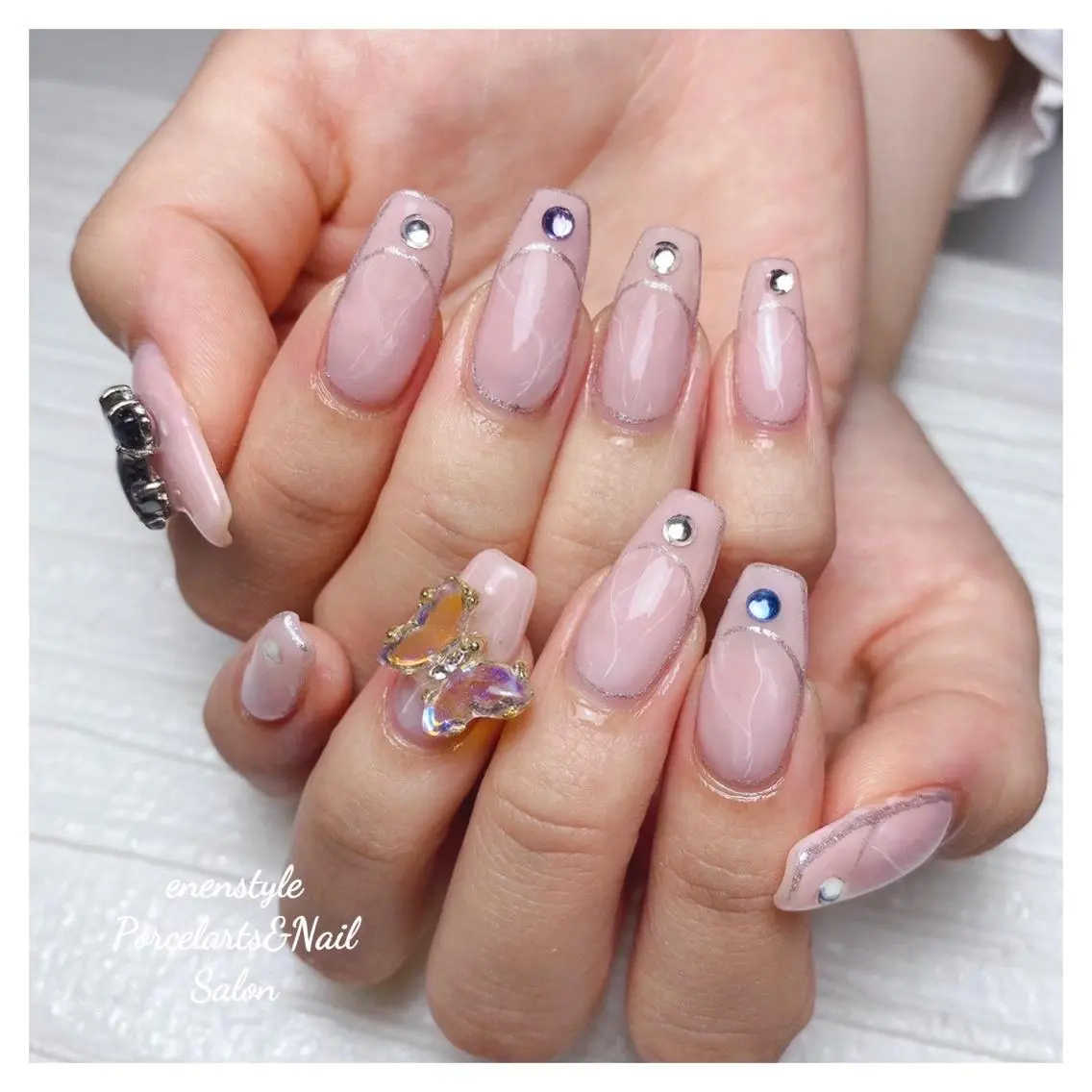 ミディアム ネイル 🐾enen style 🐾のネイルデザイン