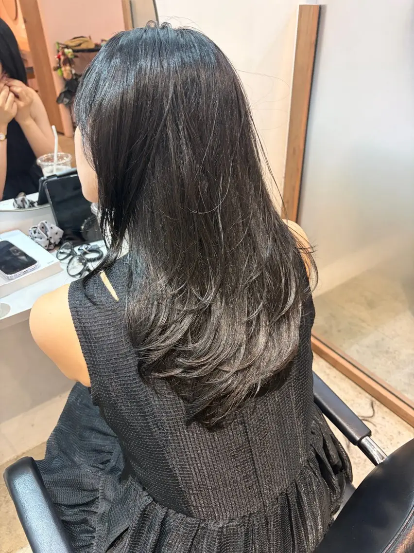 セミロング カラー アッシュ ベージュカラー 透明感カラー レイヤーカット カット ヘアカラー トリートメント 中目黒🌼 🌼ハナのヘアスタイル