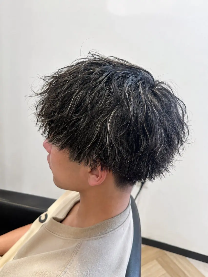 メンズ メンズハイライト 波巻きパーマ カット パーマ ✨艶/縮毛/カット 長岡/剣持快吏✨のヘアスタイル