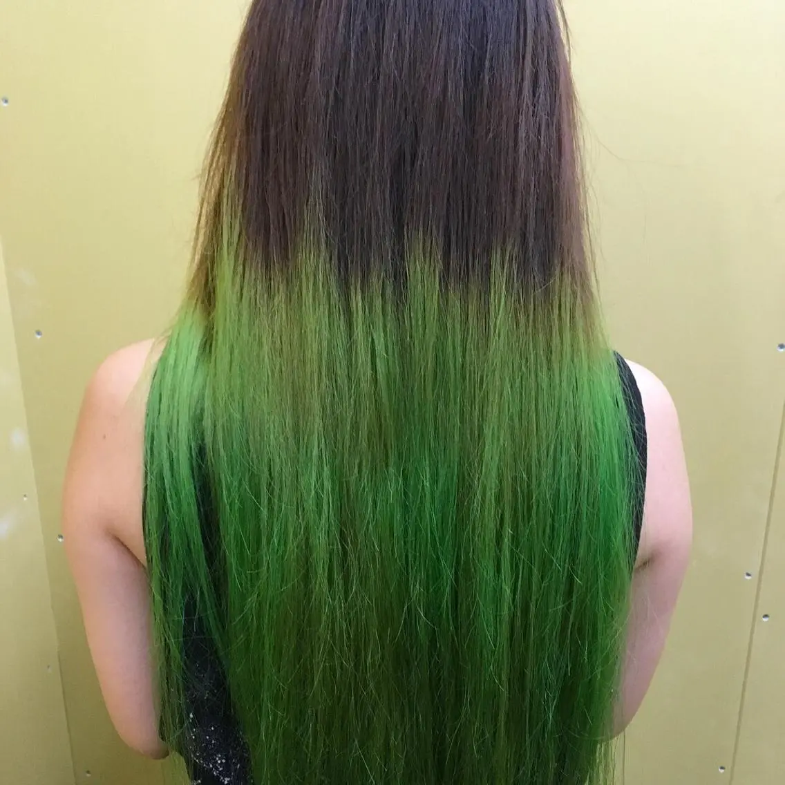 ロング カラー ヨシダ アズサのヘアスタイル