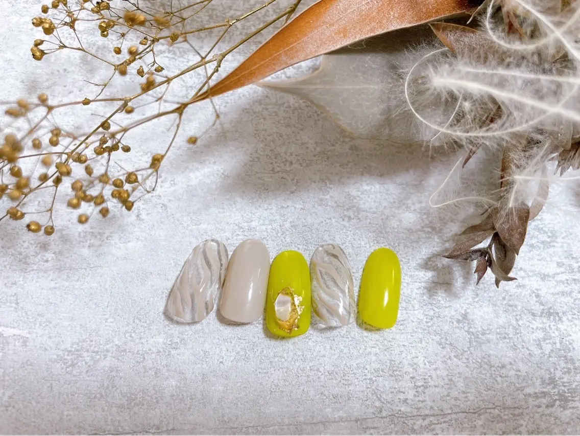 ネイル オーロラネイル フットネイル フレンチネイル ジェルネイル マグネットネイル ハンドネイル kiki nail &brow二子玉川のネイルデザイン