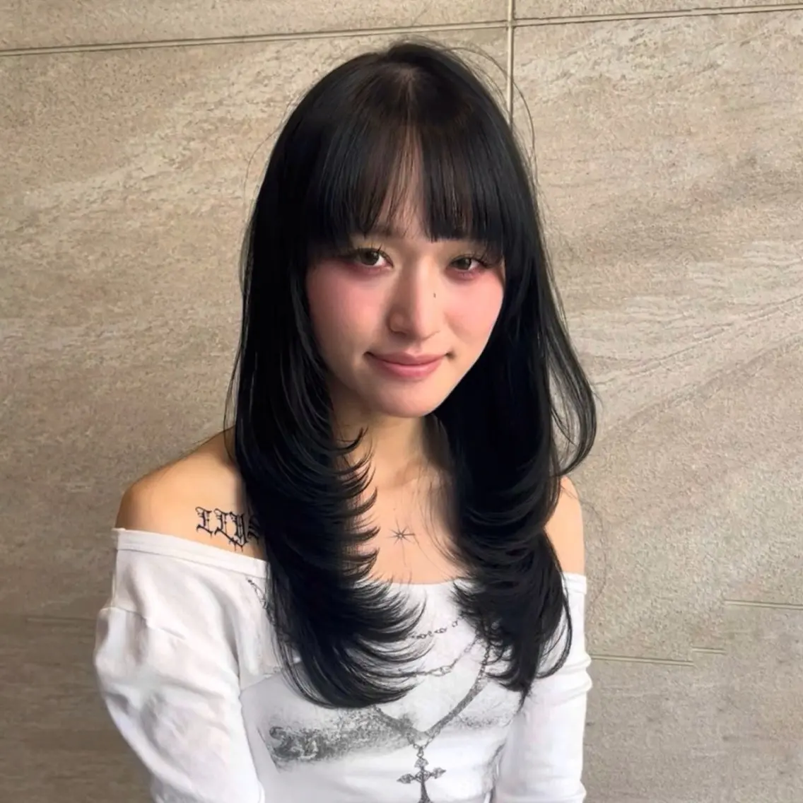 ロング カット ヘアカラー 🎀レイヤー/ 透明感カラー🎀のヘアスタイル