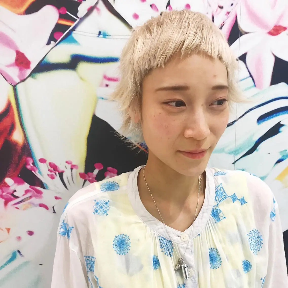 ショート カラー ベージュカラー ホワイトベージュ ウルフカット 苅北 泰輔のヘアスタイル