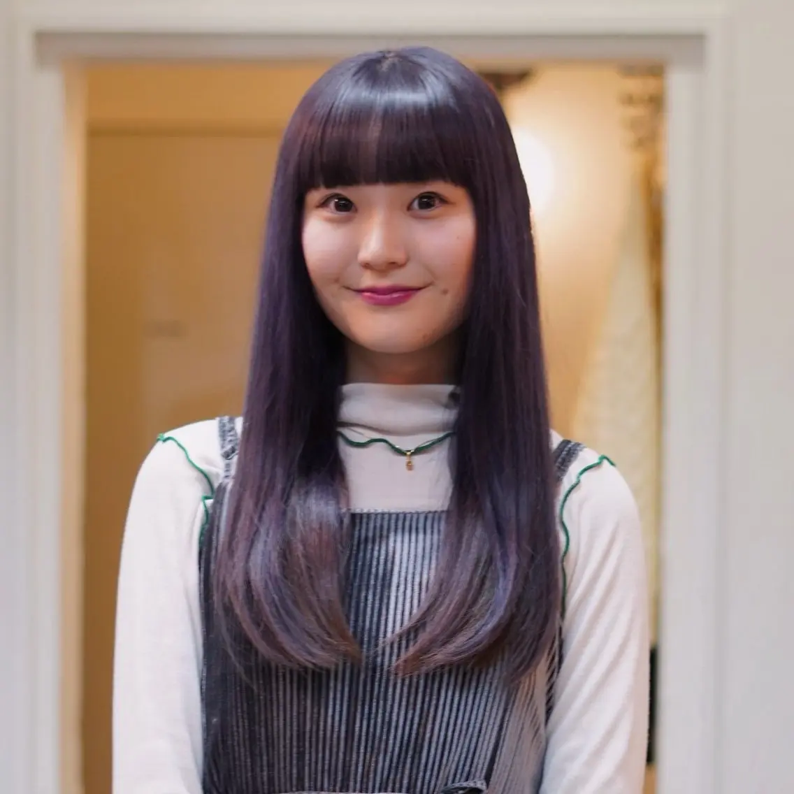 セミロング カラー ブリーチ ハイトーンカラー ラベンダーカラー シルバー バイオレットカラー 今出 りょうやのヘアスタイル