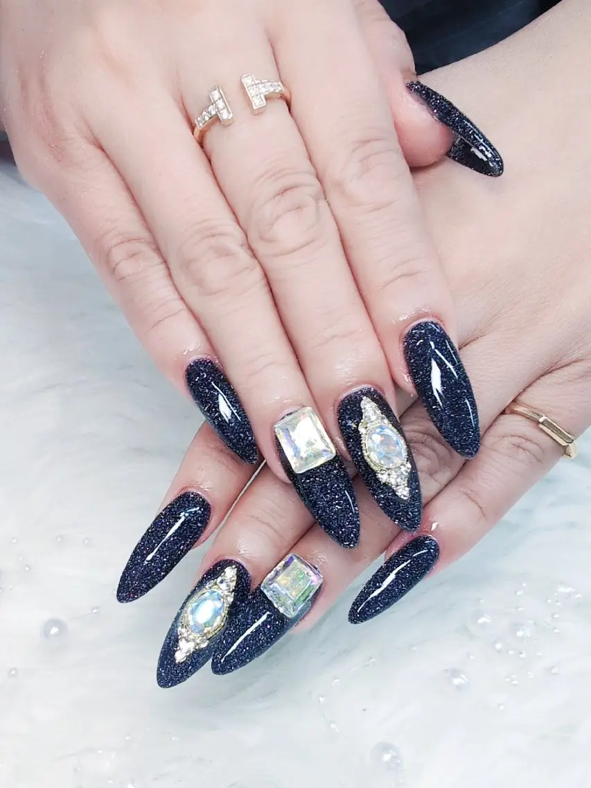 ネイル 長さ出し ジェルネイル キラキラネイル ラメ(グリッター) ニュアンスネイル Chouette Nailのネイルデザイン
