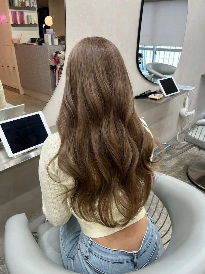 ロング カラー ブリーチ ダブルカラー グレージュ レイヤーカット カット ヘアカラー トリートメント 韓国ハッシュカット/ 新宿/髪質改善/岡崎のヘアスタイル
