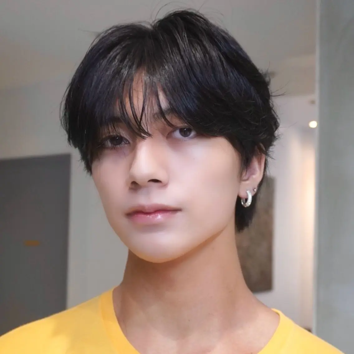 ミディアム パーマ メンズ カット 縮毛矯正 岡田大志🇰🇷 中/韓メンズヘアのヘアスタイル