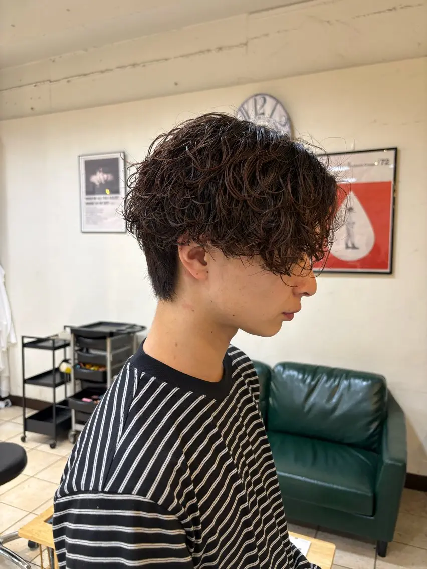 ショート パーマ メンズ メンズパーマ カット パーマ スズキ ユウナのヘアスタイル