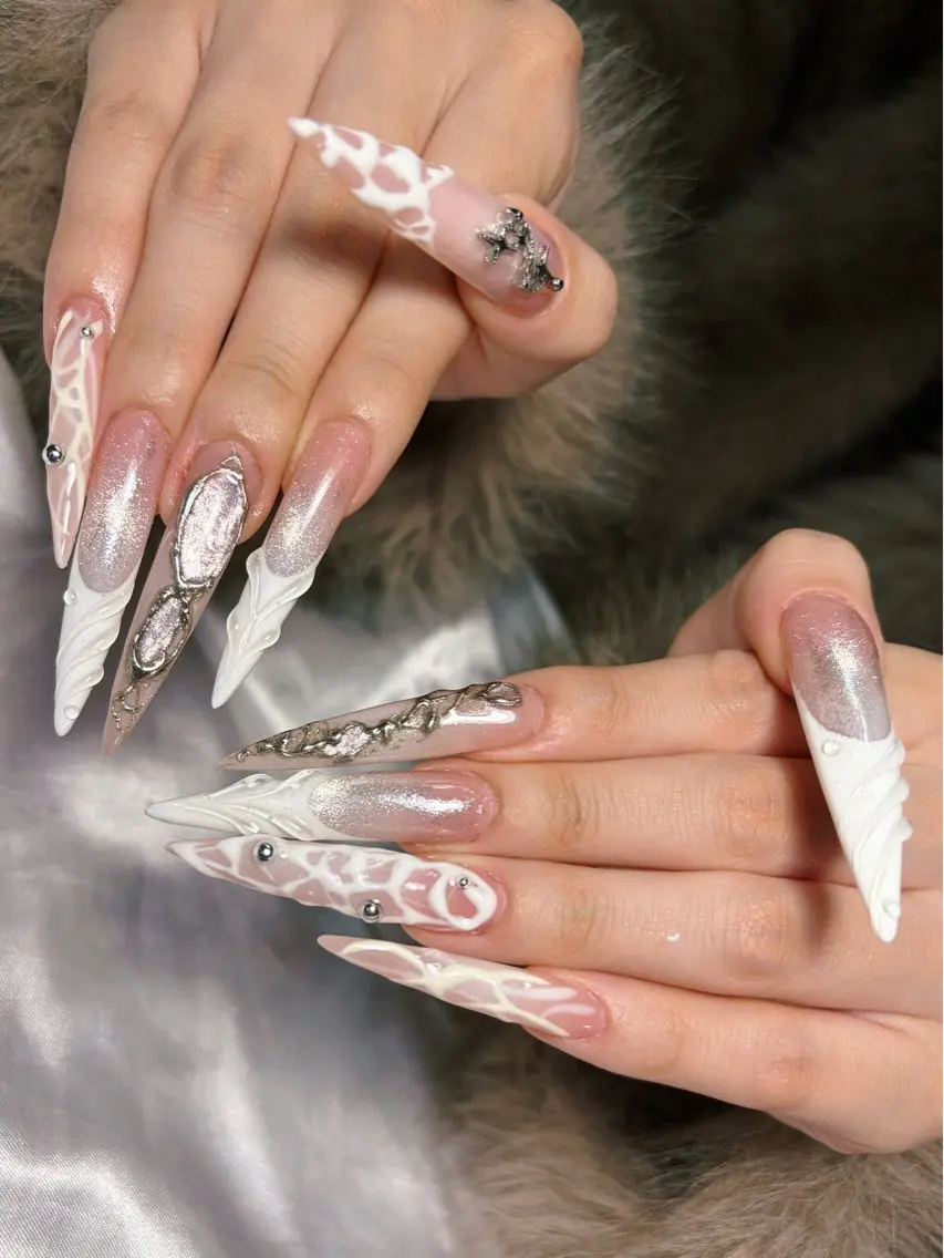 ネイル ハンドネイル LEELA NAIL STUDIOのネイルデザイン