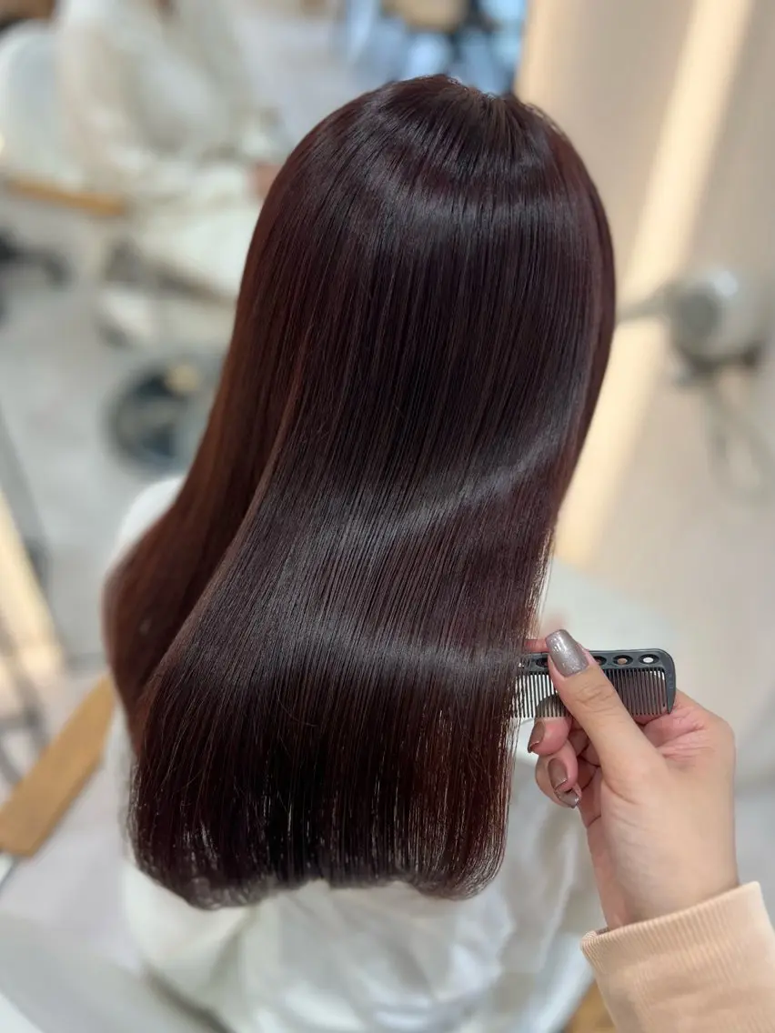 セミロング カラー Zina aimiのヘアスタイル