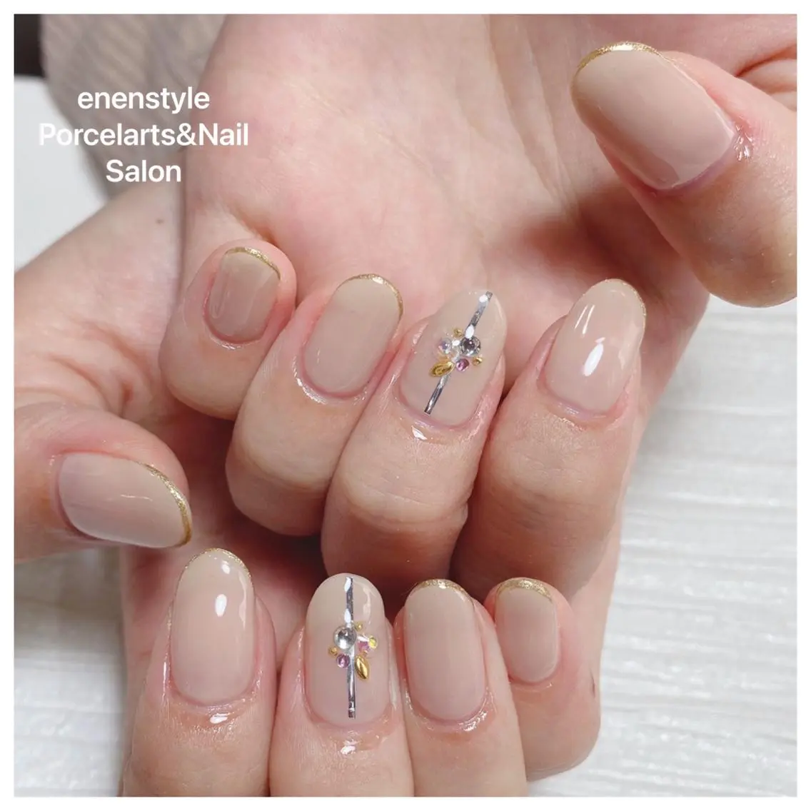 ミディアム ネイル ハンドネイル 🐾enen style 🐾のネイルデザイン