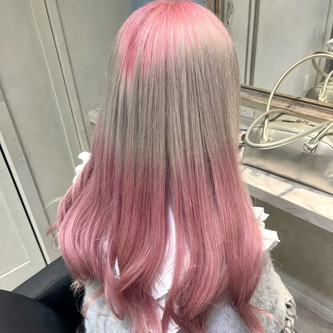 ロング カラー ブリーチ デザインカラー ハイトーンカラー ピンクカラー 💖ブリーチ/暖色 𝐘𝐮𝐢💖のヘアスタイル