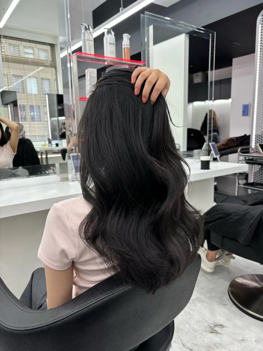 ロング 抜け感レイヤー︴ ニュアンスカラーのヘアスタイル