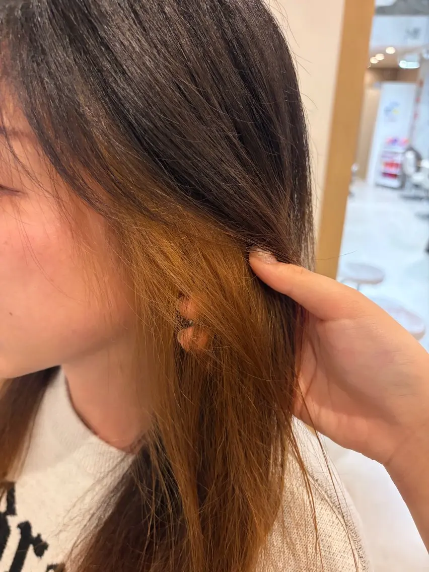 セミロング 安永識央里/大曽根/ カラーモデルのヘアスタイル