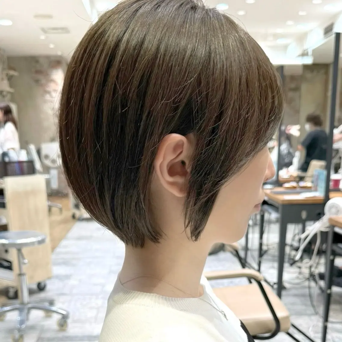 ショート カラー カット ヘアカラー トリートメント 💍新宿ショート 💍岩田莉奈のヘアスタイル