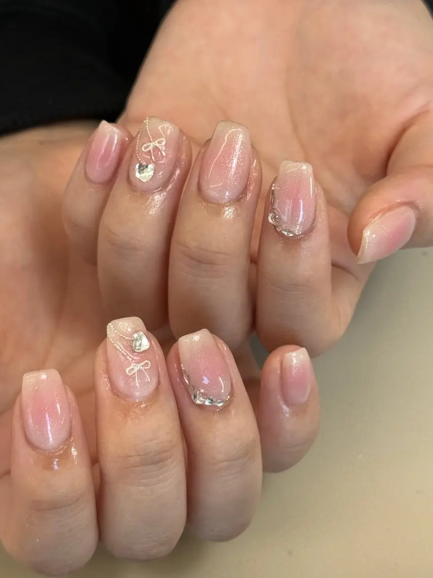 ネイル チークネイル 長さ出し フットネイル 韓国ネイル マグネットネイル ハンドネイル Luxe Nailのネイルデザイン