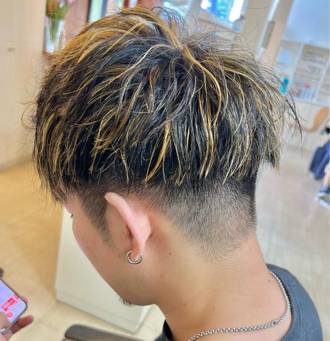 カラー メンズ メンズハイライト ハイライトカラー 黒崎 美乃里のヘアスタイル