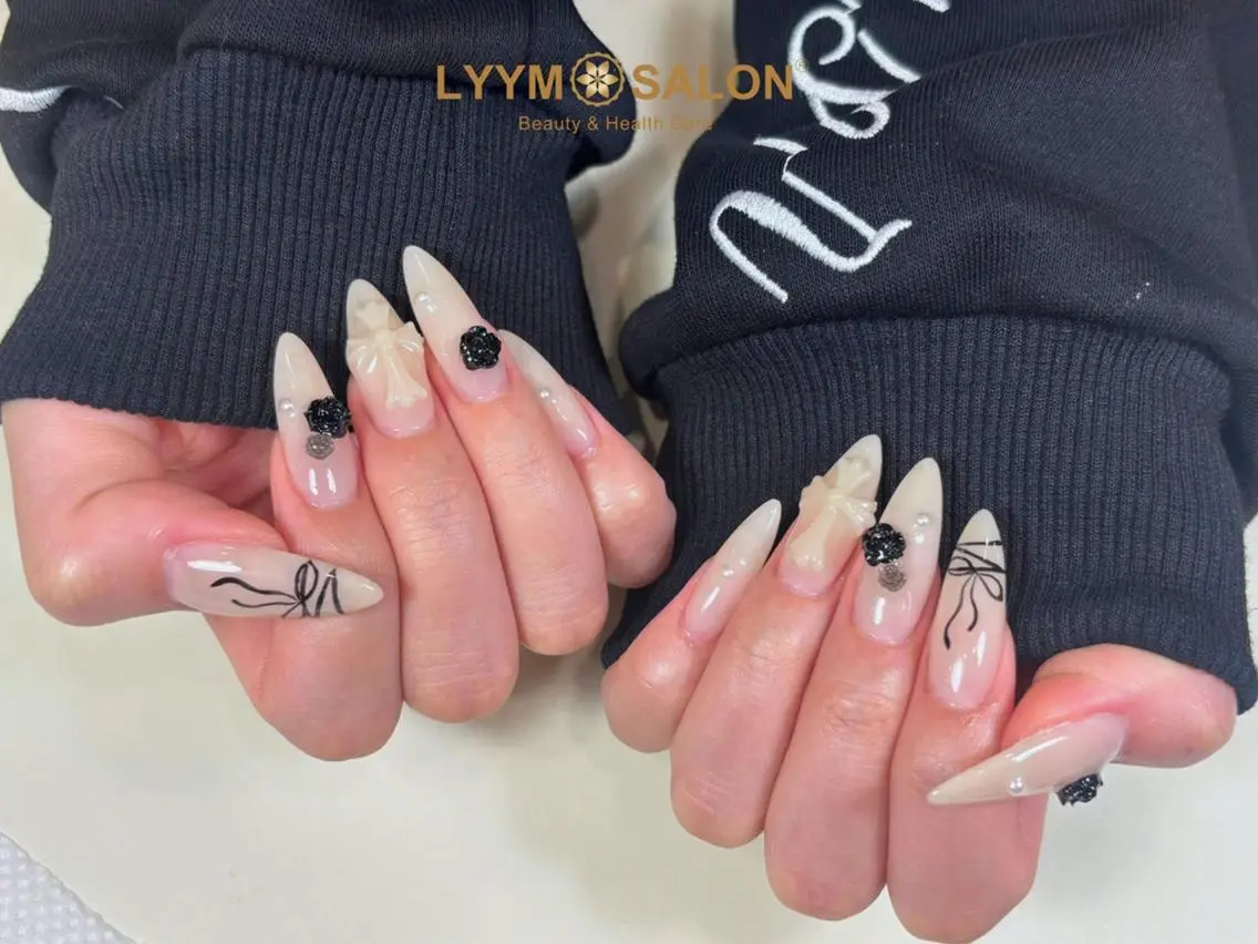 ネイル フラワーネイル ガーリー 韓国ネイル ロングネイル リボン ハンドネイル LYYM Salon ユキのネイルデザイン