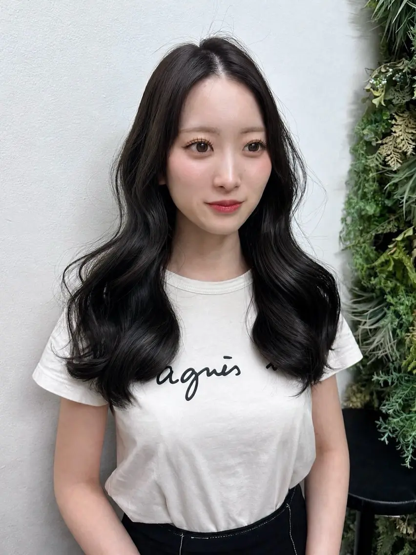ロング yui/名古屋浄心/ 透明感カラーのヘアスタイル