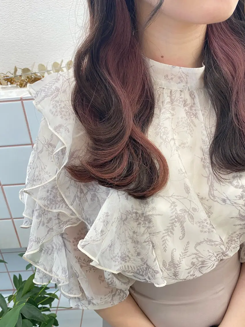 ロング カラー ヘアアレンジ ブリーチ イヤリングカラー インナーカラー ピンクカラー レイヤーカット カット ヘアカラー トリートメント erika /韓国ヘアのヘアスタイル