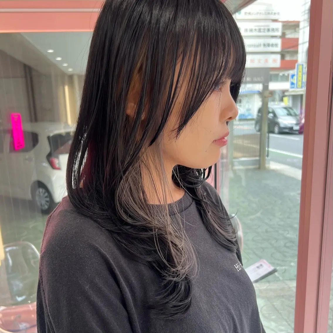 セミロング ハッシュカット ウルフカット ヘアカラー トリートメント 岸下 理緒のヘアスタイル