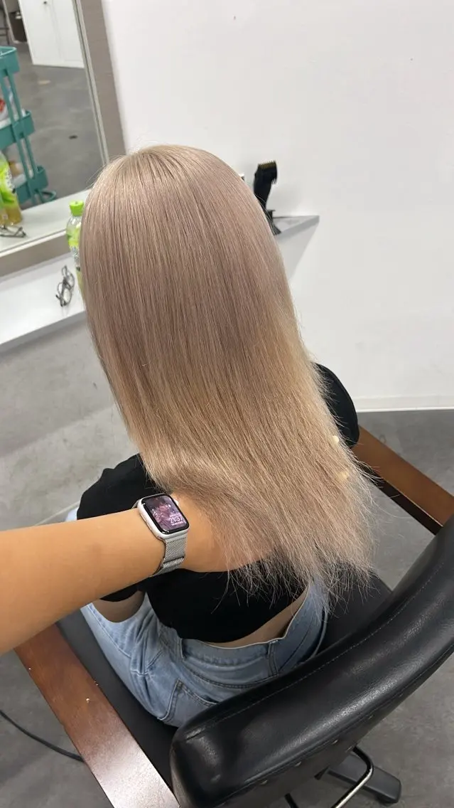 ロング カラー ヘアカラー 艶髪✖️ハイトーン 🫧YURIA🫧のヘアスタイル