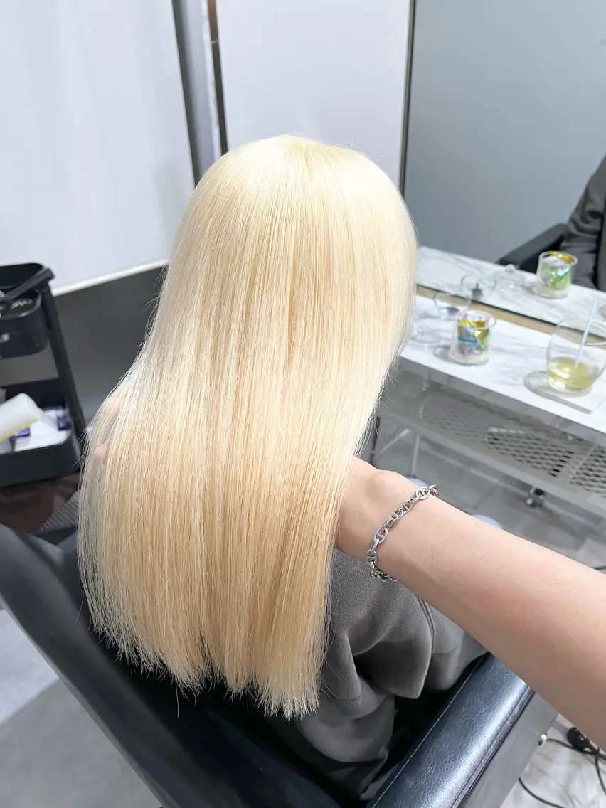 ミディアム カラー カット ヘアカラー トリートメント ヘアセット 🫧艶ダブルカラー ブリーチ🫧トモヤのヘアスタイル