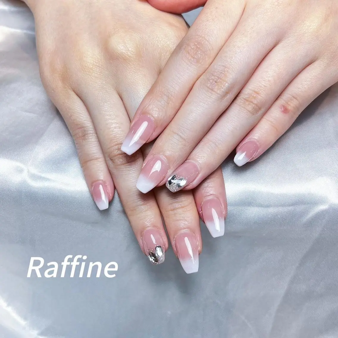 ネイル ハンドネイル ハンドケア RAFFINE haru🦋🩵のネイルデザイン