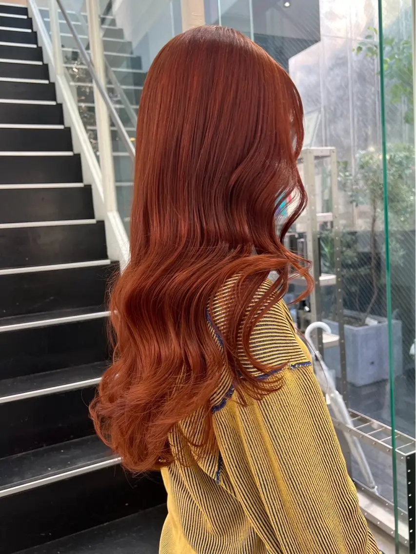 ロング カラー ブリーチ ダブルカラー ハイライトカラー オレンジ オレンジピンク ヘアカラー トリートメント CHERIEブリーチ ダブルカラー 天神のヘアスタイル