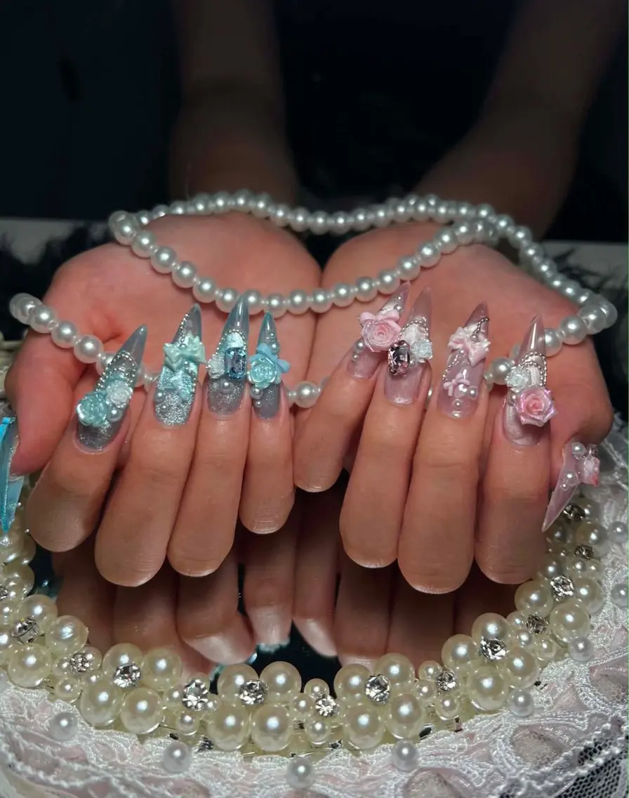 ネイル アートネイル ボルドー フレンチネイル ジェルネイル 氷ネイル・うるうるネイル ハンドネイル Julie Nail Rinのネイルデザイン