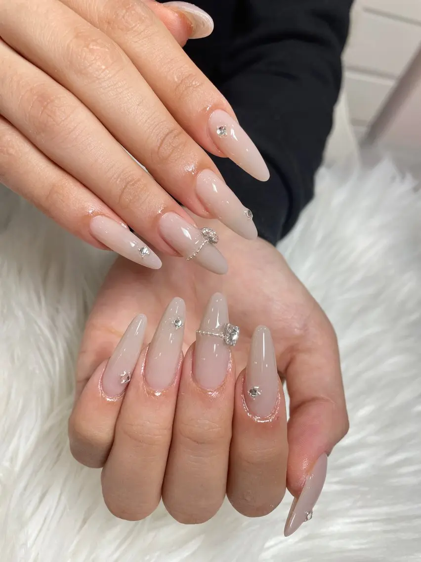 ネイル ハンドネイル ハンドケア Mione_ Sonのネイルデザイン