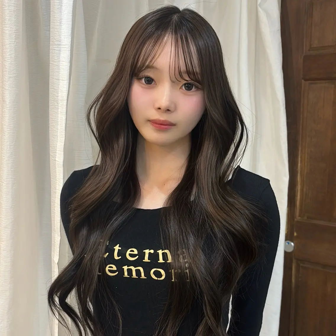 ロング カラー ベージュカラー ブラウンカラー 透明感カラー 韓国風ヘア カット ヘアカラー ゆうめ 透明感カラー /韓国風レイヤーのヘアスタイル