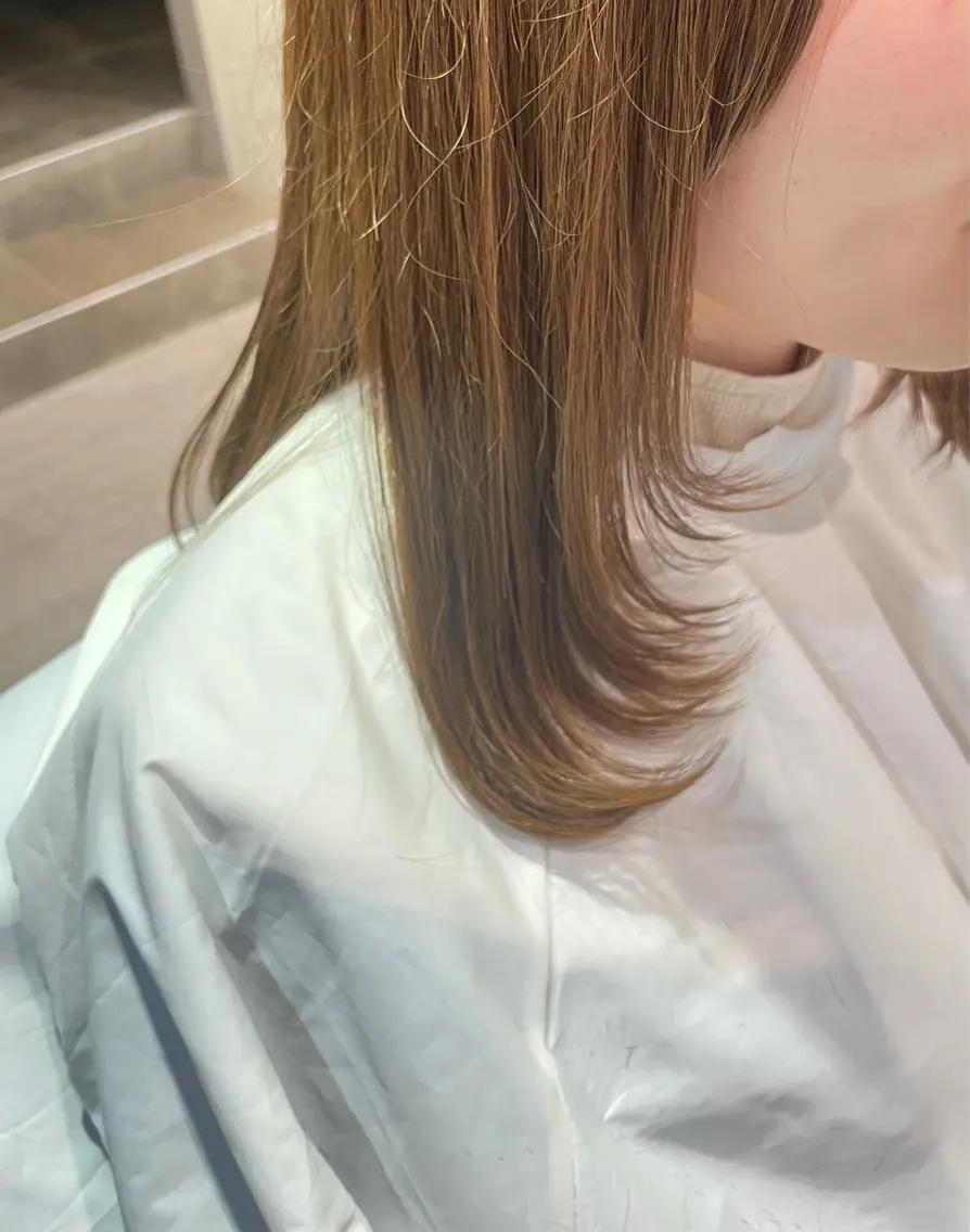 セミロング レイヤーカット 菅野 凪紗のヘアスタイル
