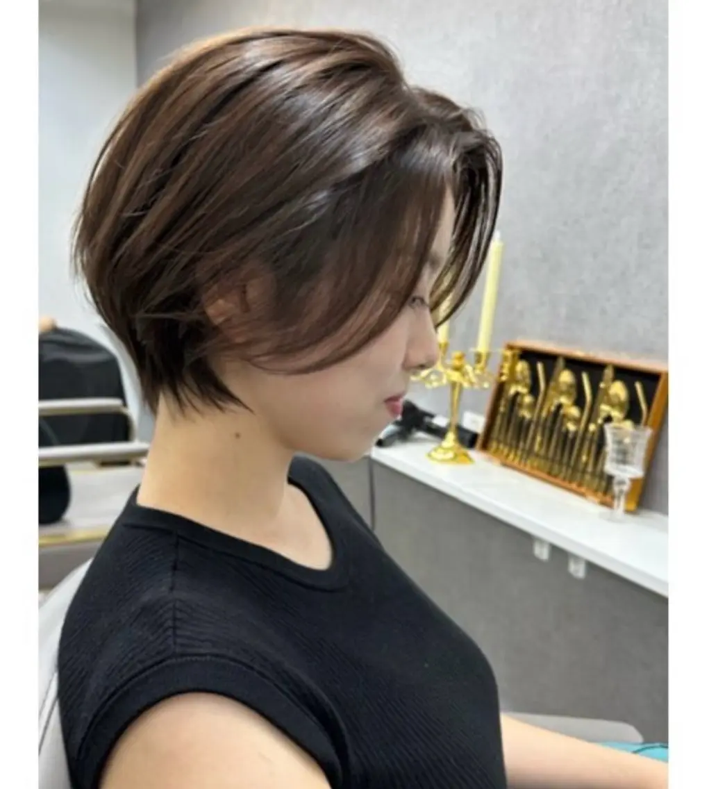 ショート 韓国風 白髪ぼかし NAOTOのヘアスタイル