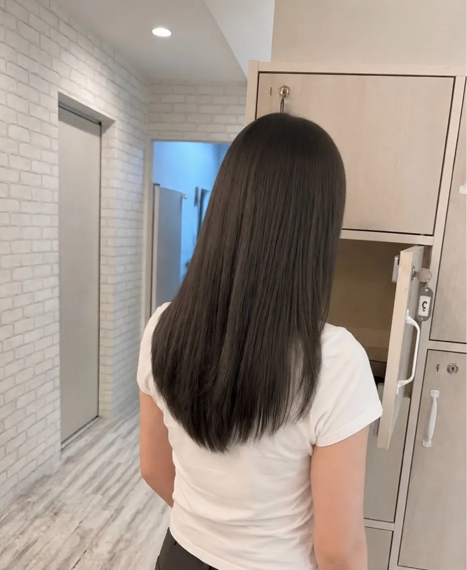 セミロング カラー 透明感カラー グレージュ オリーブカラー オリーブグレージュ オリーブグレー ヘアカラー トリートメント レイヤー/透明感 HIRARIのヘアスタイル